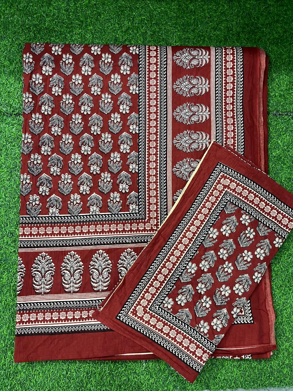 ArtbyKAMASK 100% Organic Cotton Hand Block Printed Double Bed Sheet - 210 TC Double Bed Sheet in Queen Size - Size - 90 X 108 Inches (228 x 274 cms) - 1 Bedsheet and 2 Pillow Covers - Bindra Black & Red