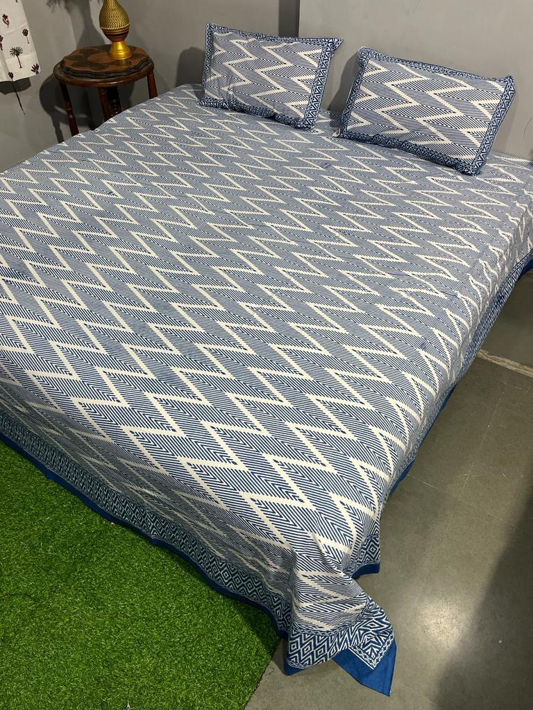 ArtbyKAMASK 100% Organic Cotton Hand Block Printed Double Bed Sheet I 210 TC Double Bed Sheet in King Size I Size - 108 X 108 Inches 274 x 274 cms) I 1 Bedsheet and 2 Pillow Covers I Chanchal Zig-Zag in Red & Blue