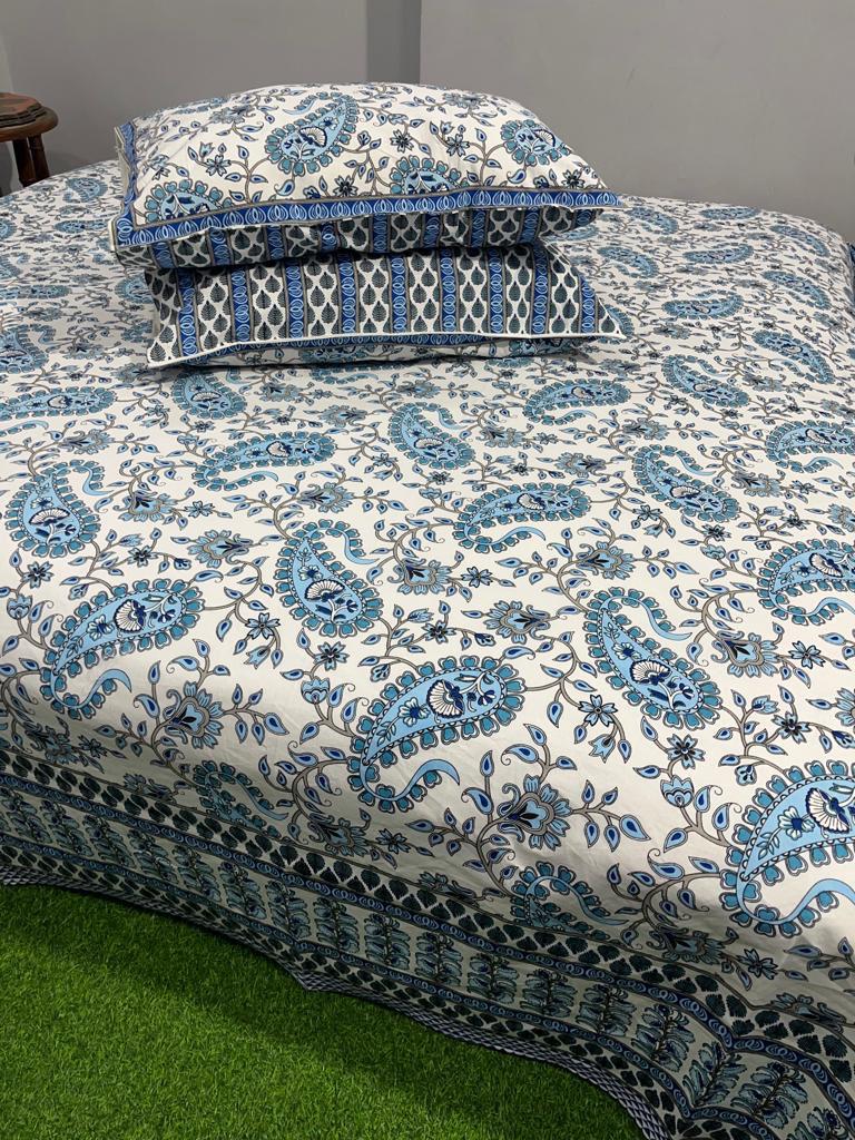 ArtbyKAMASK 100% Organic Cotton Hand Block Printed Double Bed Sheet I 210 TC Double Bed Sheet in King Size I Size - 108 X 108 Inches 274 x 274 cms) I 1 Bedsheet and 2 Pillow Covers I Chitra Zig-Zag in Red & Blue