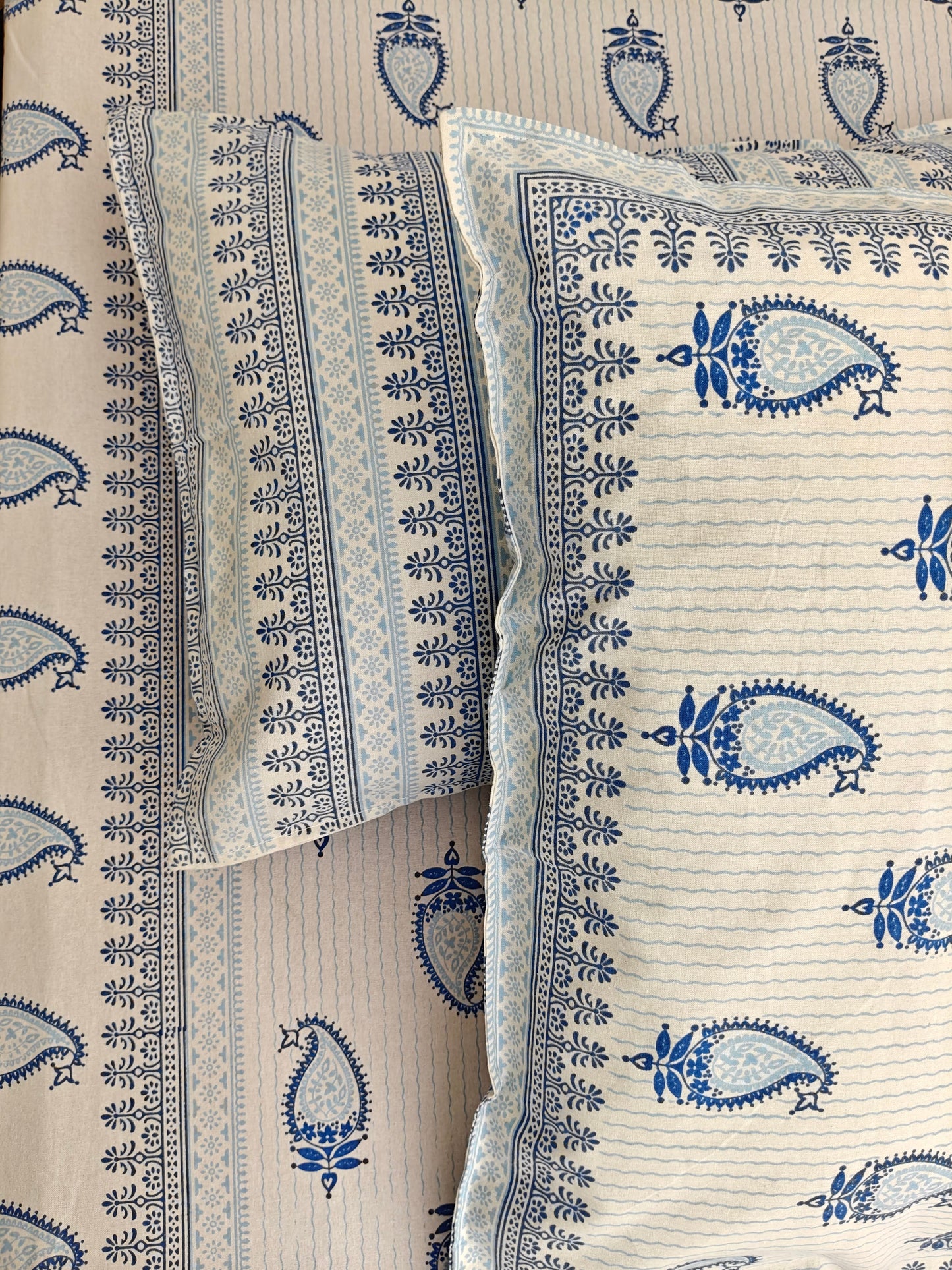 ArtbyKAMASK 100% Organic Cotton Hand Block Printed Double Bed Sheet I 210 TC Double Bed Sheet in Queen Size I Size - 90 X 108 Inches (228 x 274 cms) I 1 Bedsheet and 2 Pillow Covers I Sheetal Blue & White