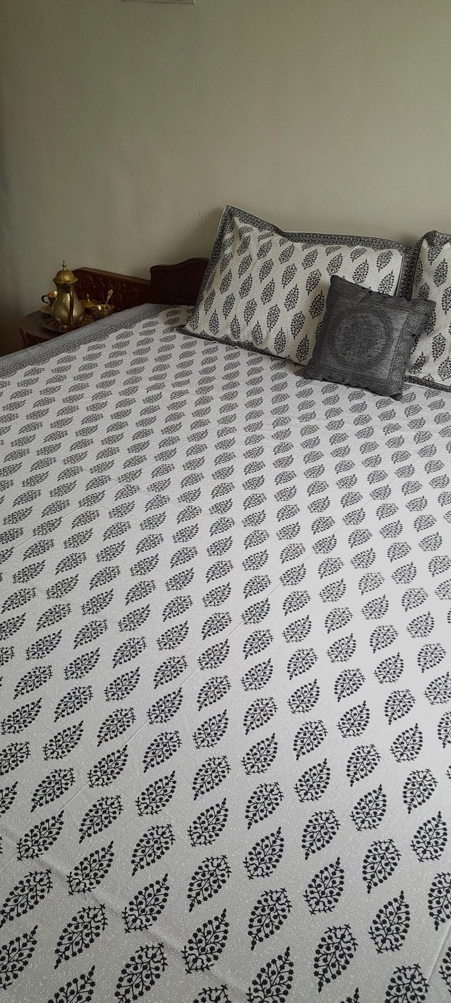 ArtbyKAMASK 100% Organic Cotton Hand Block Printed Double Bed Sheet - 210 TC Double Bed Sheet in King Size - Size - 108 X 108 Inches 274 x 274 cms) - 1 Bedsheet and 2 Pillow Covers - Kamini Black + 3 Variants