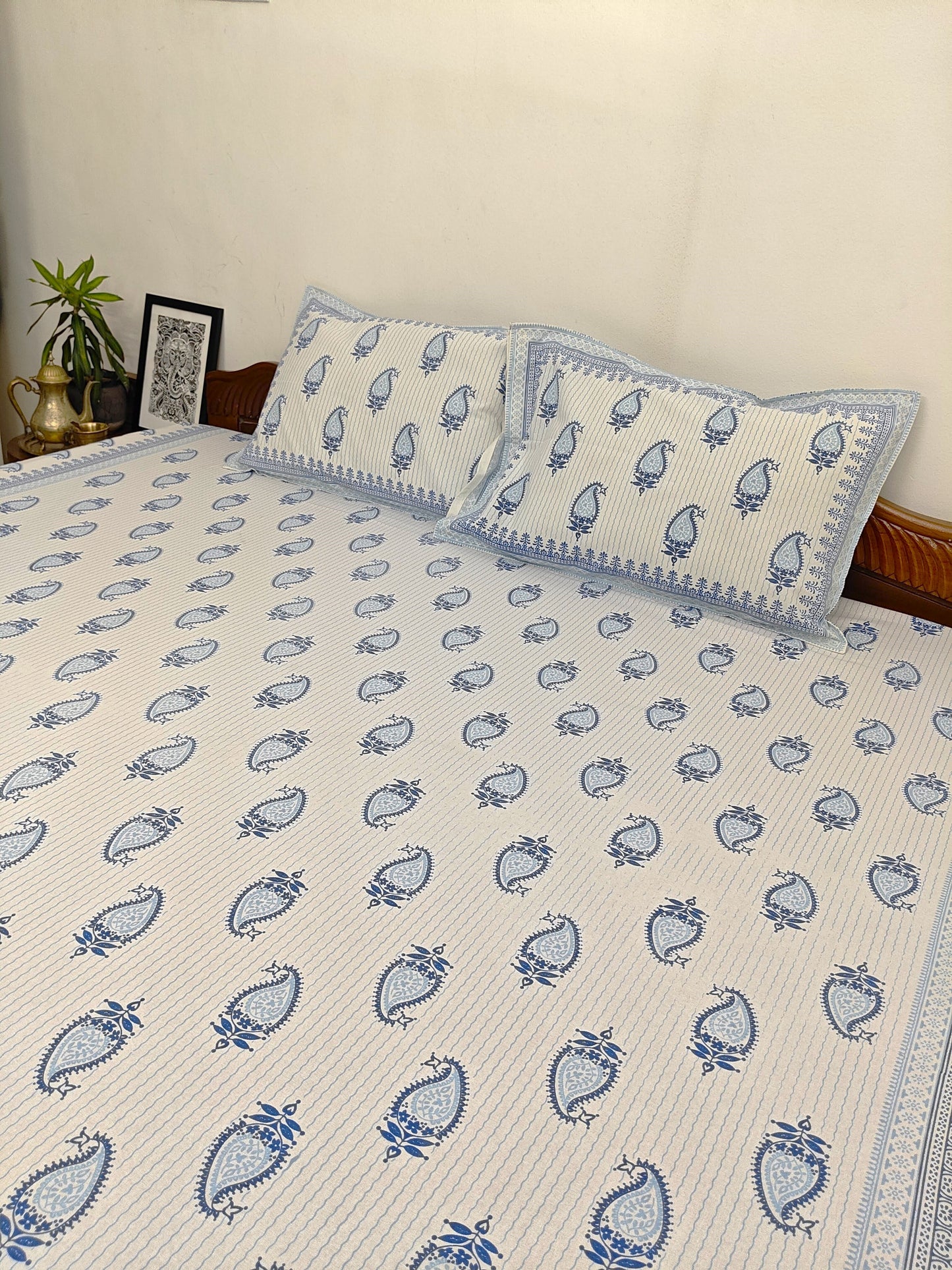 ArtbyKAMASK 100% Organic Cotton Hand Block Printed Double Bed Sheet I 210 TC Double Bed Sheet in Queen Size I Size - 90 X 108 Inches (228 x 274 cms) I 1 Bedsheet and 2 Pillow Covers I Sheetal Blue & White