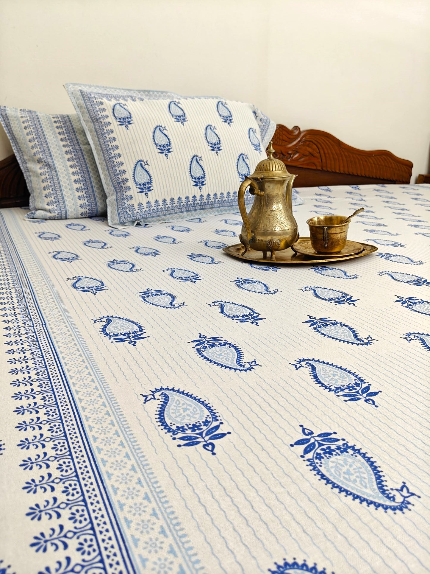 ArtbyKAMASK 100% Organic Cotton Hand Block Printed Double Bed Sheet I 210 TC Double Bed Sheet in Queen Size I Size - 90 X 108 Inches (228 x 274 cms) I 1 Bedsheet and 2 Pillow Covers I Sheetal Blue & White