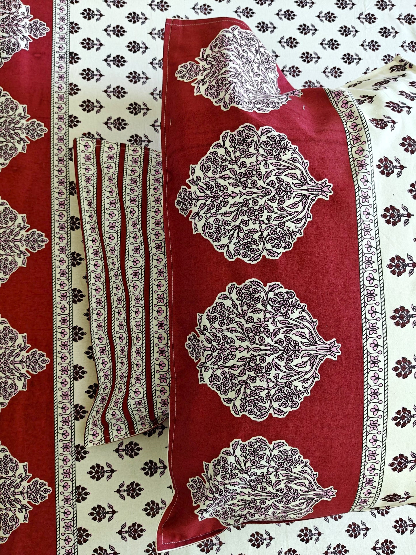 ArtbyKAMASK 100% Organic Cotton Hand Block Printed Double Bed Sheet I 210 TC Double Bed Sheet in King Size I Size - 108 X 108 Inches 274 x 274 cms) I 1 Bedsheet and 2 Pillow Covers I Jamini Pink & Maroon + 2 Color Variants