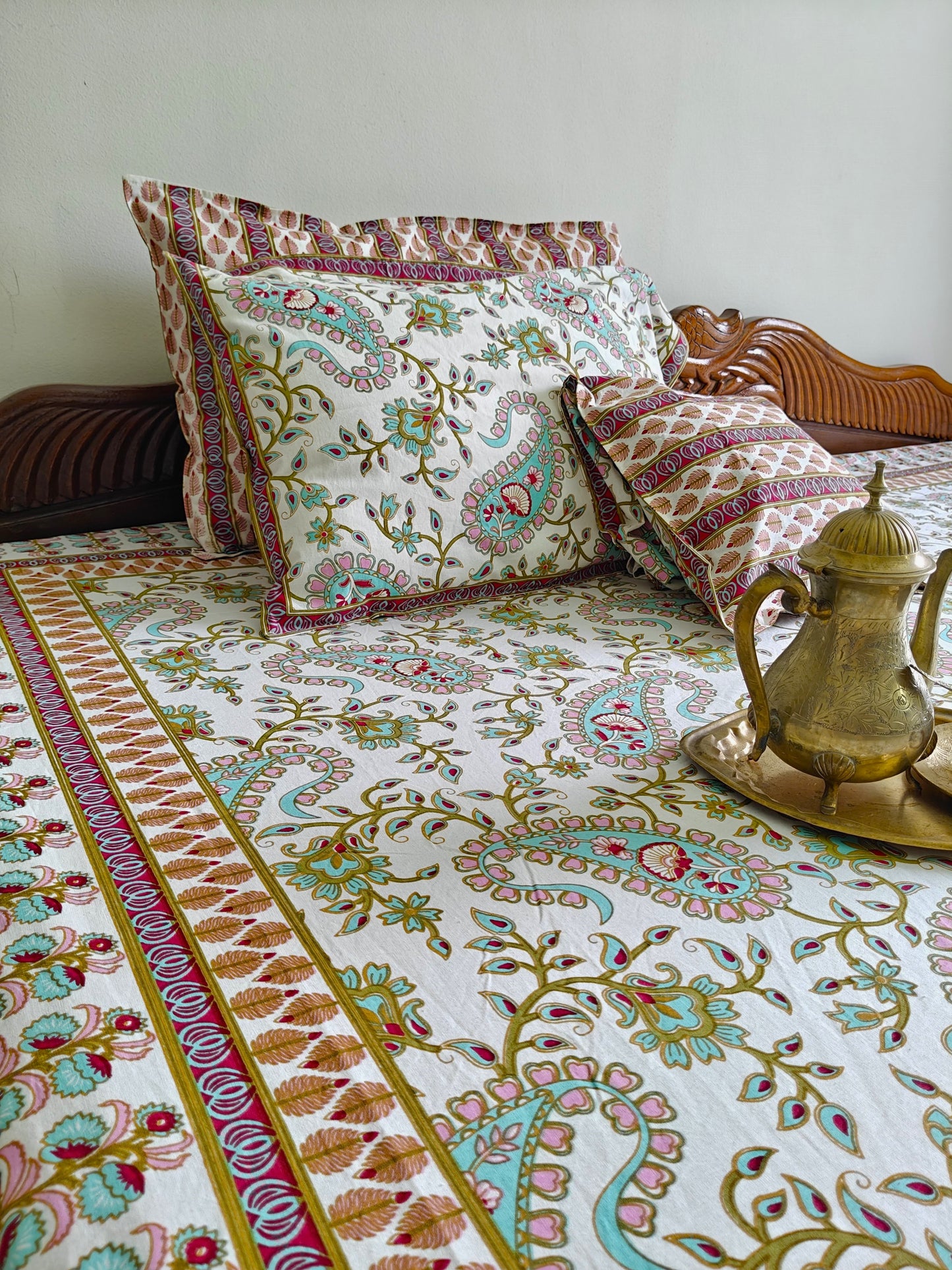 ArtbyKAMASK 100% Organic Cotton Hand Block Printed Double Bed Sheet I 210 TC Double Bed Sheet in King Size I Size - 108 X 108 Inches 274 x 274 cms) I 1 Bedsheet and 2 Pillow Covers I Chitra Zig-Zag in Red & Blue