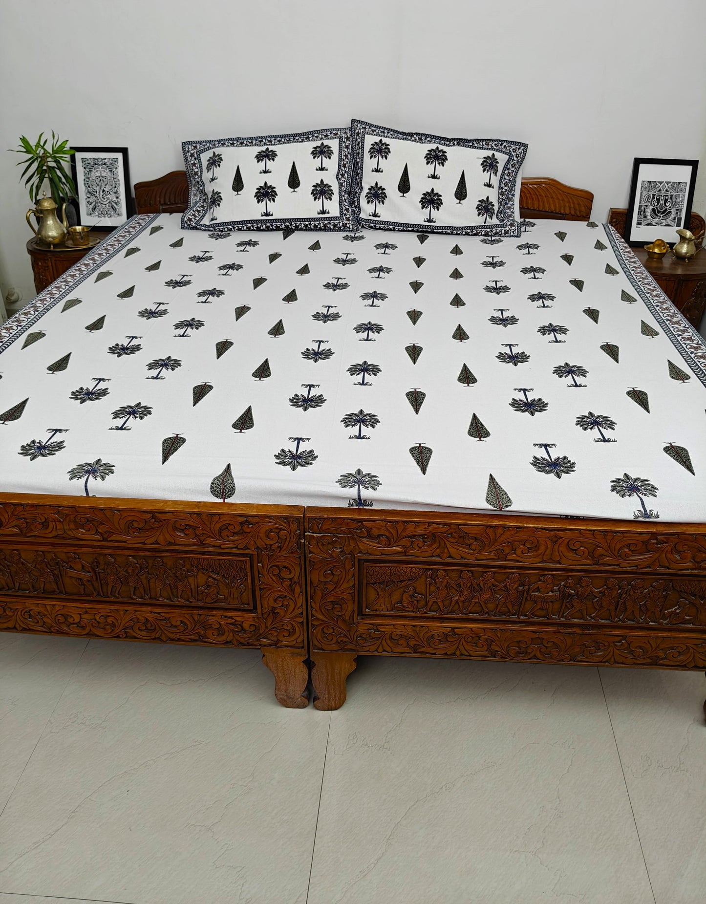 ArtbyKAMASK 100% Organic Cotton Hand Block Printed Double Bed Sheet - 210 TC Double Bed Sheet in Queen Size - Size - 90 X 108 Inches (228 x 274 cms) - 1 Bedsheet and 2 Pillow Covers - Deepti Blue and White