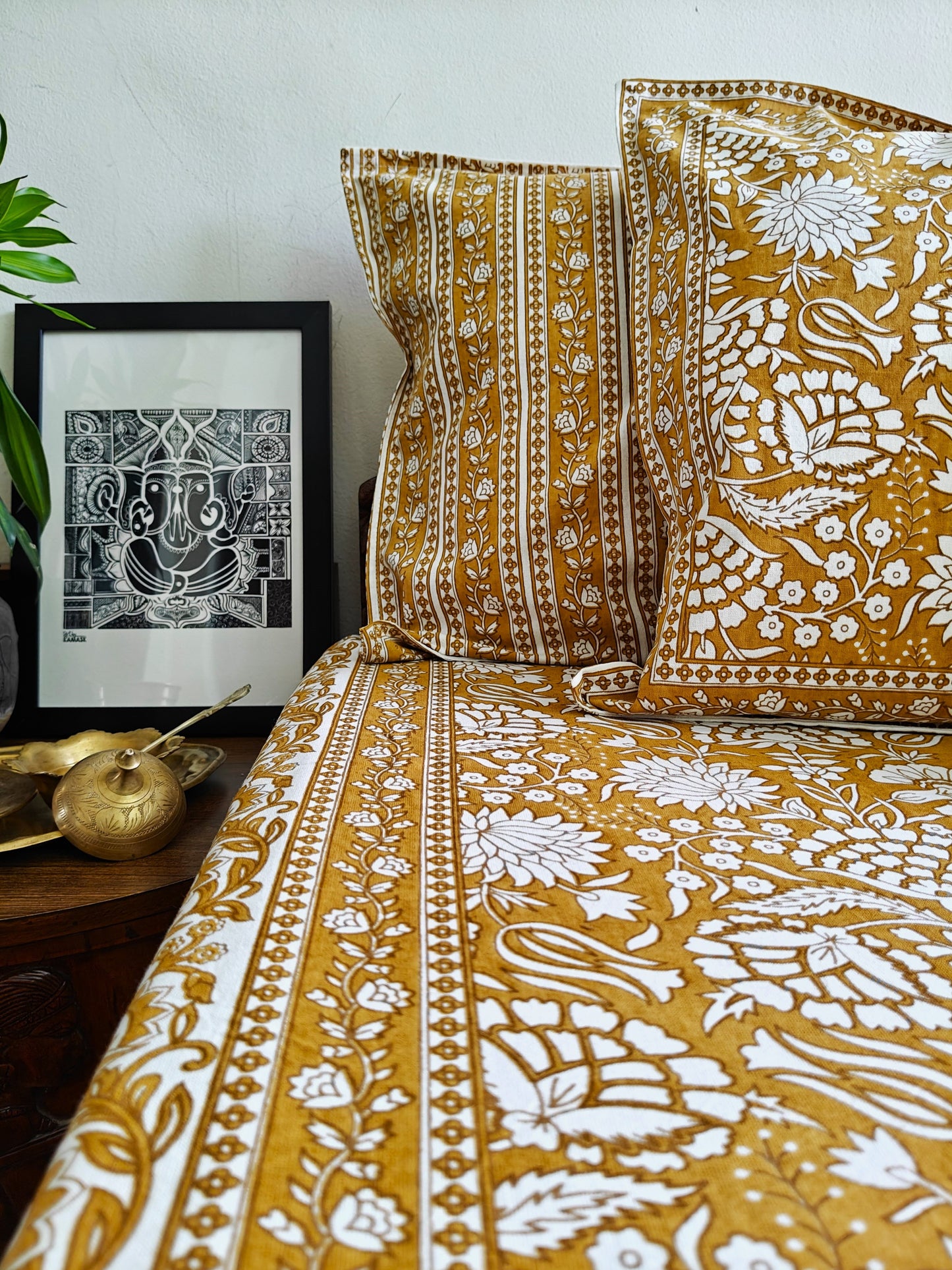 ArtbyKAMASK 100% Organic Cotton Hand Block Printed Double Bed Sheet I 210 TC Double Bed Sheet in King Size I Size - 108 X 108 Inches 274 x 274 cms) I 1 Bedsheet and 2 Pillow Covers I Vaidehi Pink & Maroon + 2 Color Variants
