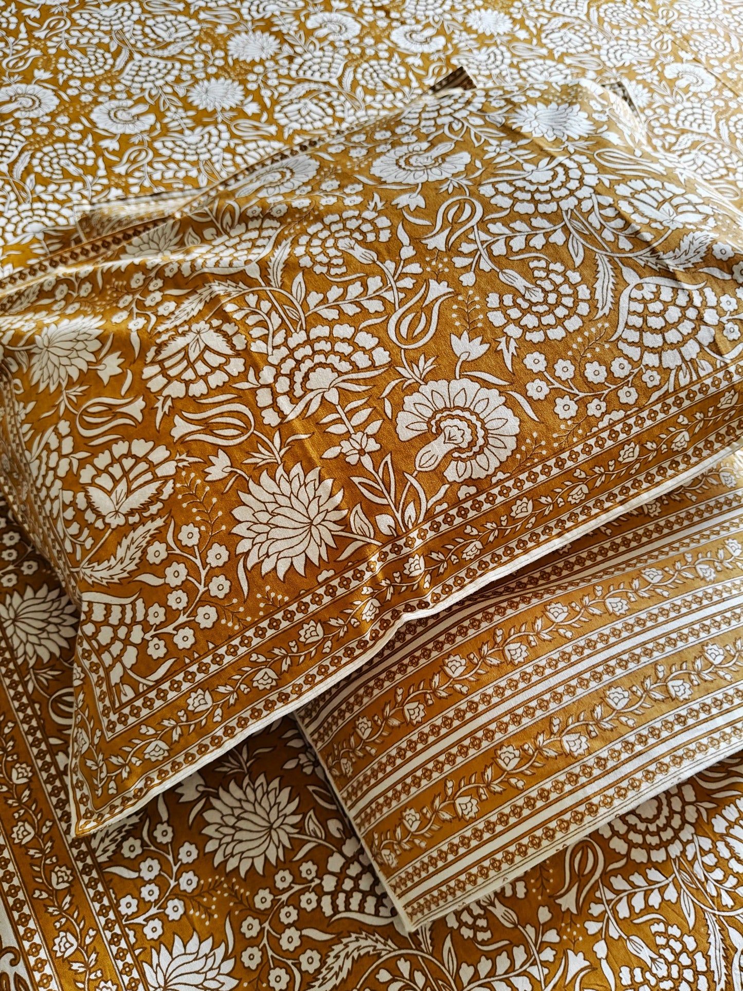 ArtbyKAMASK 100% Organic Cotton Hand Block Printed Double Bed Sheet I 210 TC Double Bed Sheet in King Size I Size - 108 X 108 Inches 274 x 274 cms) I 1 Bedsheet and 2 Pillow Covers I Vaidehi Pink & Maroon + 2 Color Variants