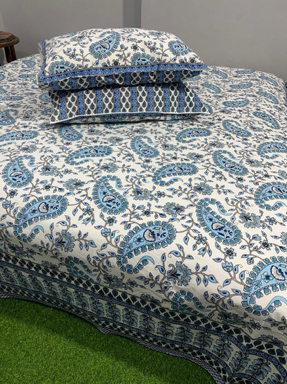 ArtbyKAMASK 100% Organic Cotton Hand Block Printed Double Bed Sheet I 210 TC Double Bed Sheet in King Size I Size - 108 X 108 Inches 274 x 274 cms) I 1 Bedsheet and 2 Pillow Covers I Chitra Zig-Zag in Red & Blue