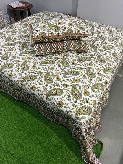 ArtbyKAMASK 100% Organic Cotton Hand Block Printed Double Bed Sheet I 210 TC Double Bed Sheet in King Size I Size - 108 X 108 Inches 274 x 274 cms) I 1 Bedsheet and 2 Pillow Covers I Chitra Zig-Zag in Red & Blue
