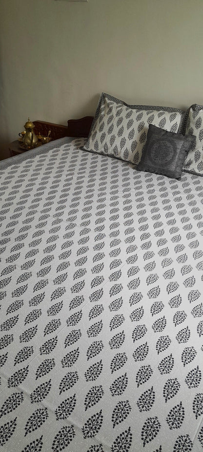 ArtbyKAMASK 100% Organic Cotton Hand Block Printed Double Bed Sheet - 210 TC Double Bed Sheet in King Size - Size - 108 X 108 Inches 274 x 274 cms) - 1 Bedsheet and 2 Pillow Covers - Kamini Black + 3 Variants