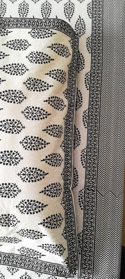 ArtbyKAMASK 100% Organic Cotton Hand Block Printed Double Bed Sheet - 210 TC Double Bed Sheet in King Size - Size - 108 X 108 Inches 274 x 274 cms) - 1 Bedsheet and 2 Pillow Covers - Kamini Black + 3 Variants