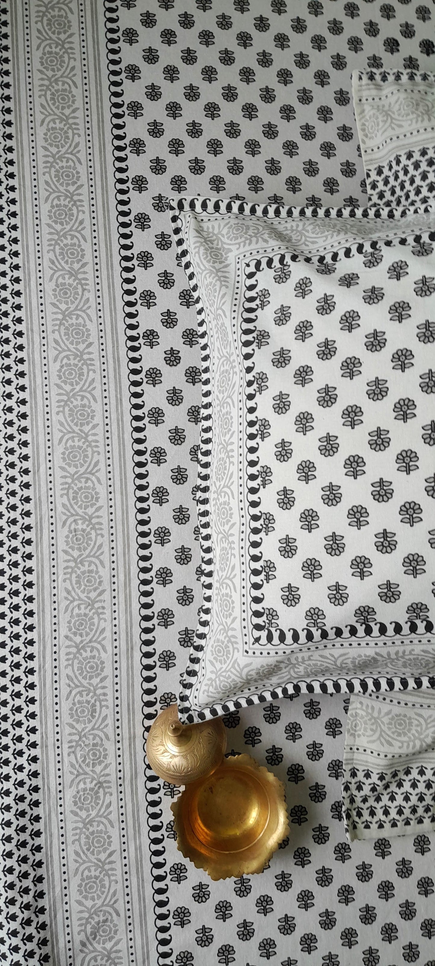 ArtbyKAMASK 100% Organic Cotton Hand Block Printed Double Bed Sheet I 210 TC Double Bed Sheet in Queen Size I Size - 90 X 108 Inches (228 x 274 cms) I 1 Bedsheet and 2 Pillow Covers I Meera Black