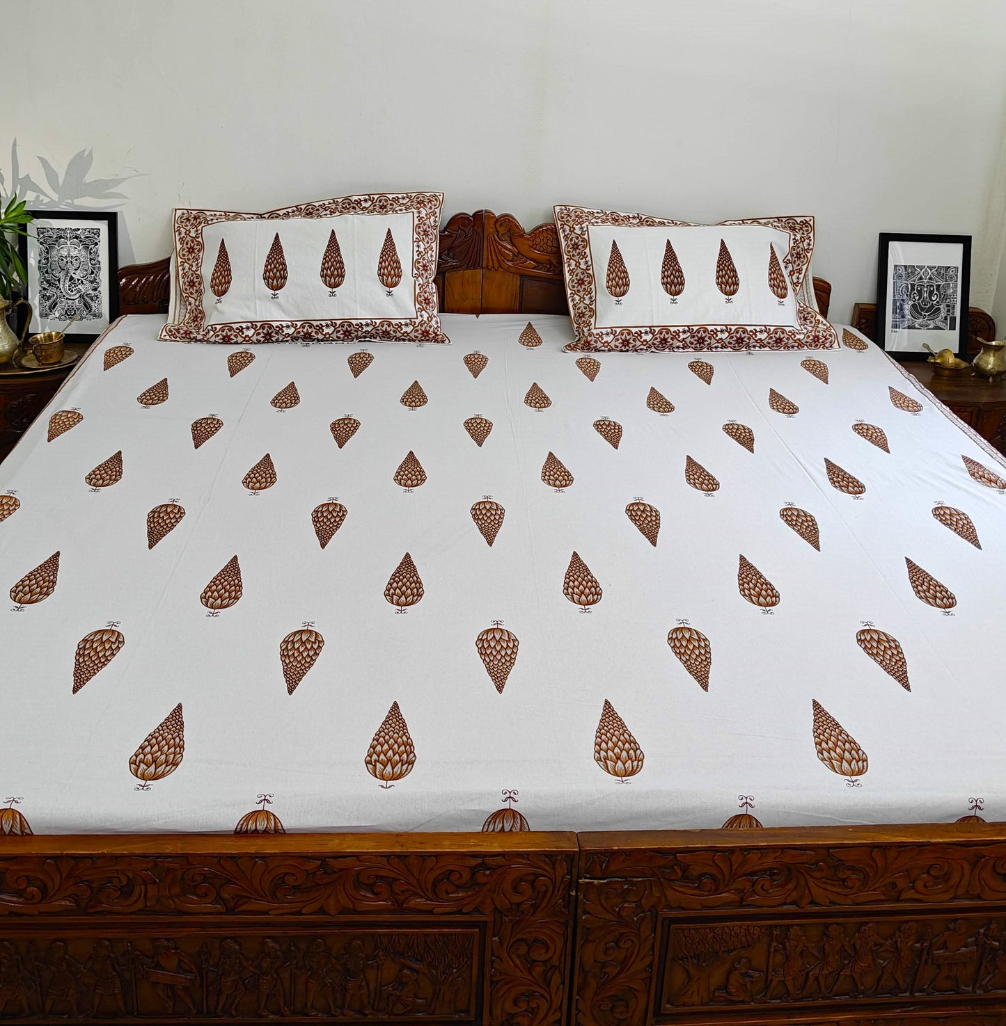ArtbyKAMASK 100% Organic Cotton Hand Block Printed Double Bed Sheet I 210 TC Double Bed Sheet in Queen Size I Size - 90 X 108 Inches (228 x 274 cms) I 1 Bedsheet and 2 Pillow Covers I Chandini Brown & White