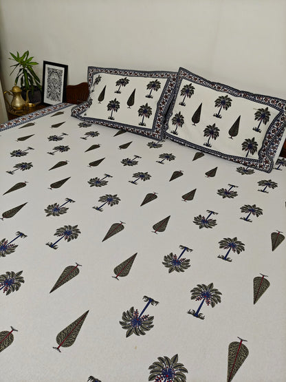 ArtbyKAMASK 100% Organic Cotton Hand Block Printed Double Bed Sheet - 210 TC Double Bed Sheet in Queen Size - Size - 90 X 108 Inches (228 x 274 cms) - 1 Bedsheet and 2 Pillow Covers - Deepti Blue and White